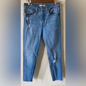 Levi’s Premium Denim Size 28 Women’s Slim Straight Wedgie Medium Blue Jean Fray